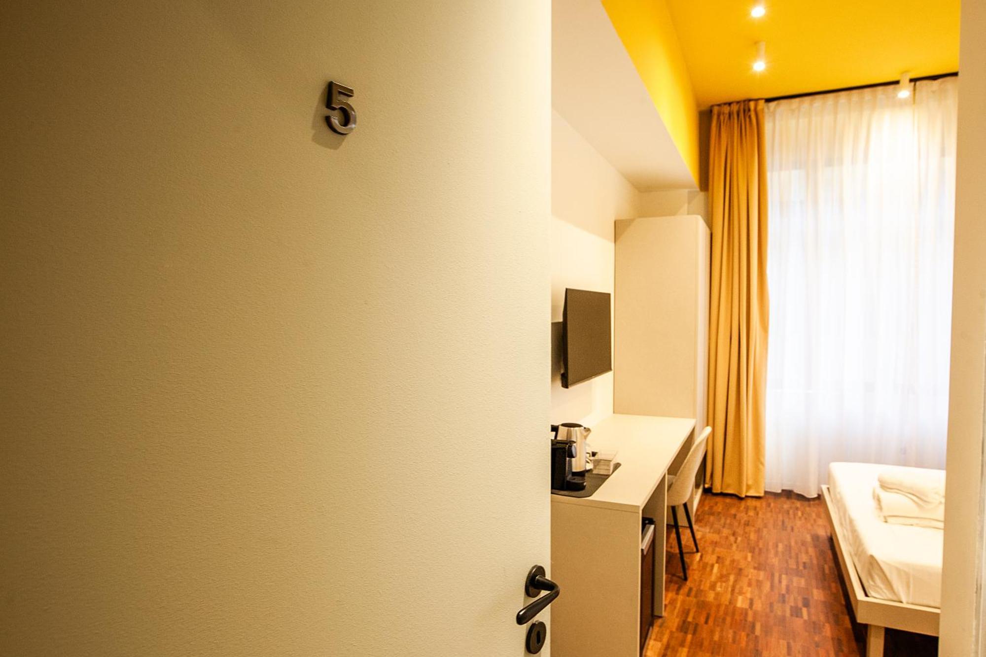 Hotel Cvm 19 Mailand Exterior foto